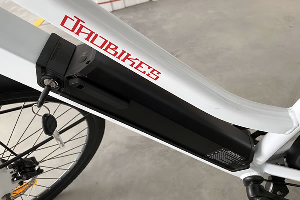 batería con tiempo de Carga de 4-6 horas de bici ebike hydra